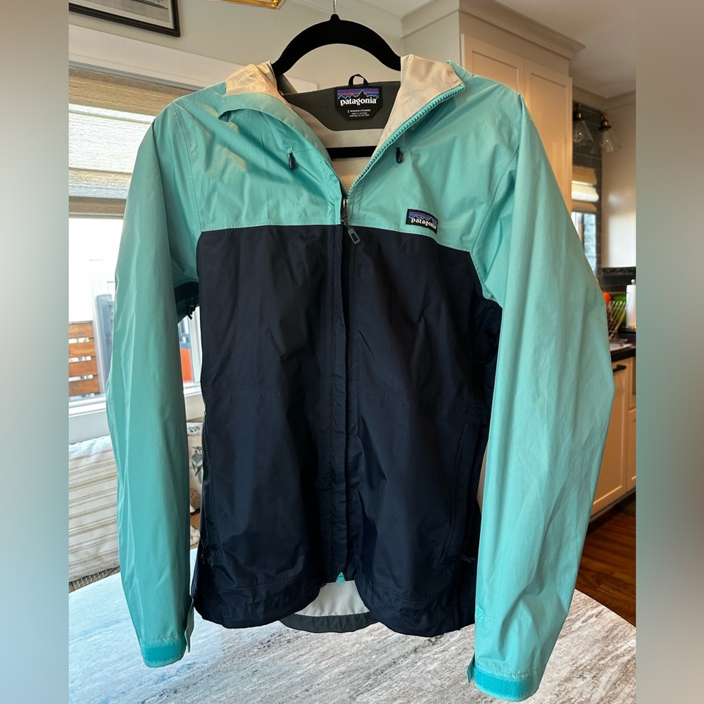 Patagonia Waterproof Women’s Shell Jacket